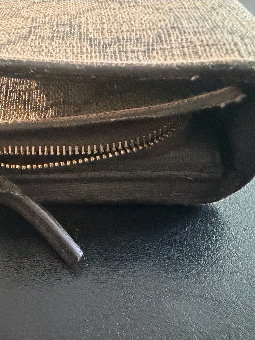 Gucci Wallet Monogram Canvas in Tan and Brown - Picture 3 of 7